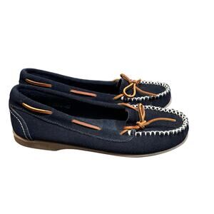 Minnetonka Navy Suede Moccasin Loafer - size 6.5